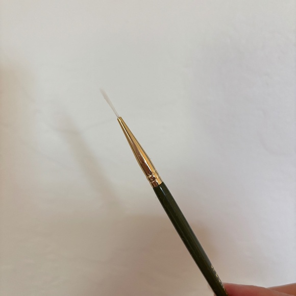 KJH X SPECTRUM Makeup Brush # 24 - Picture 1 of 2